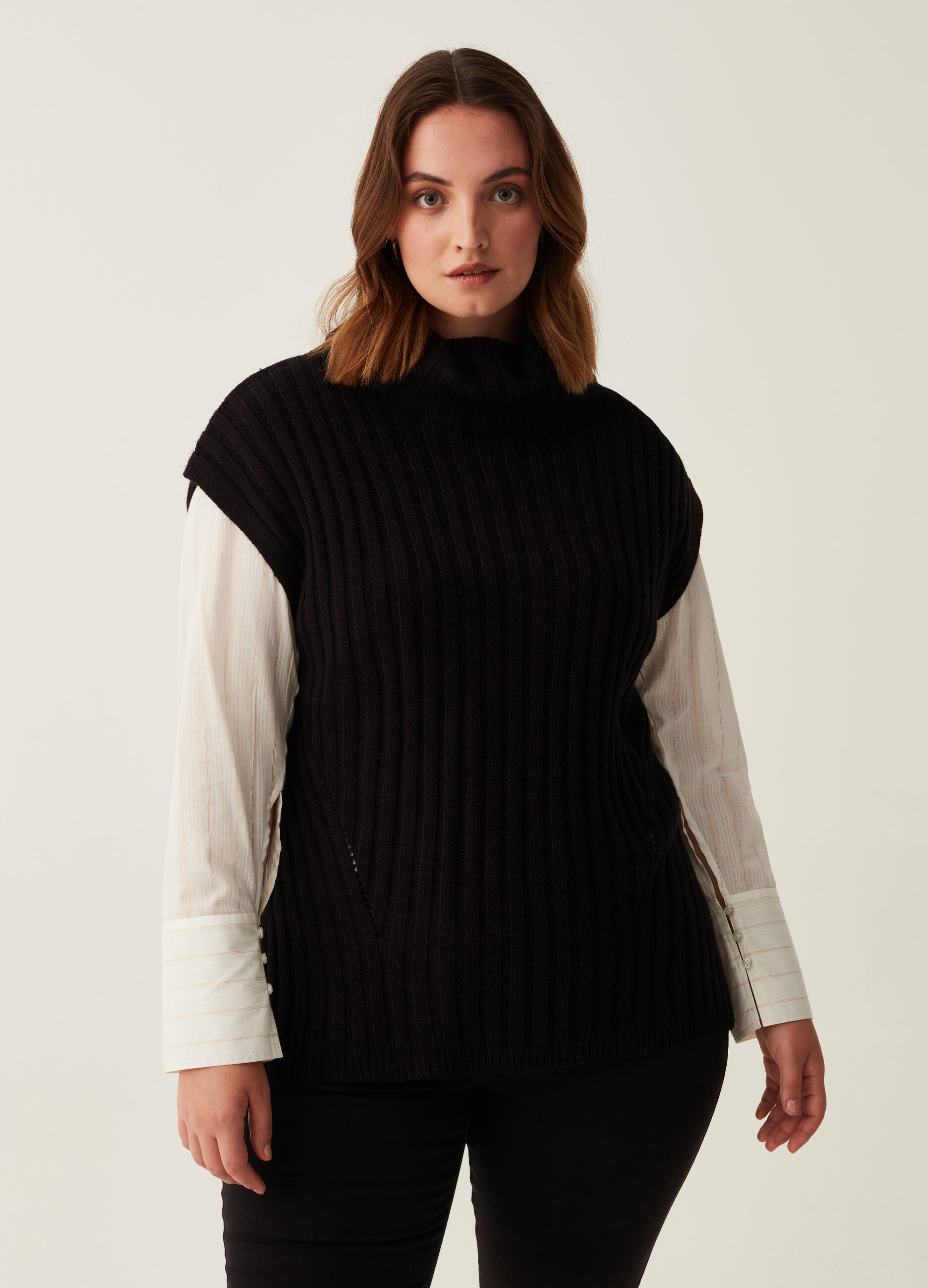 Gilet chiuso a coste con collo alto Curvy_0
