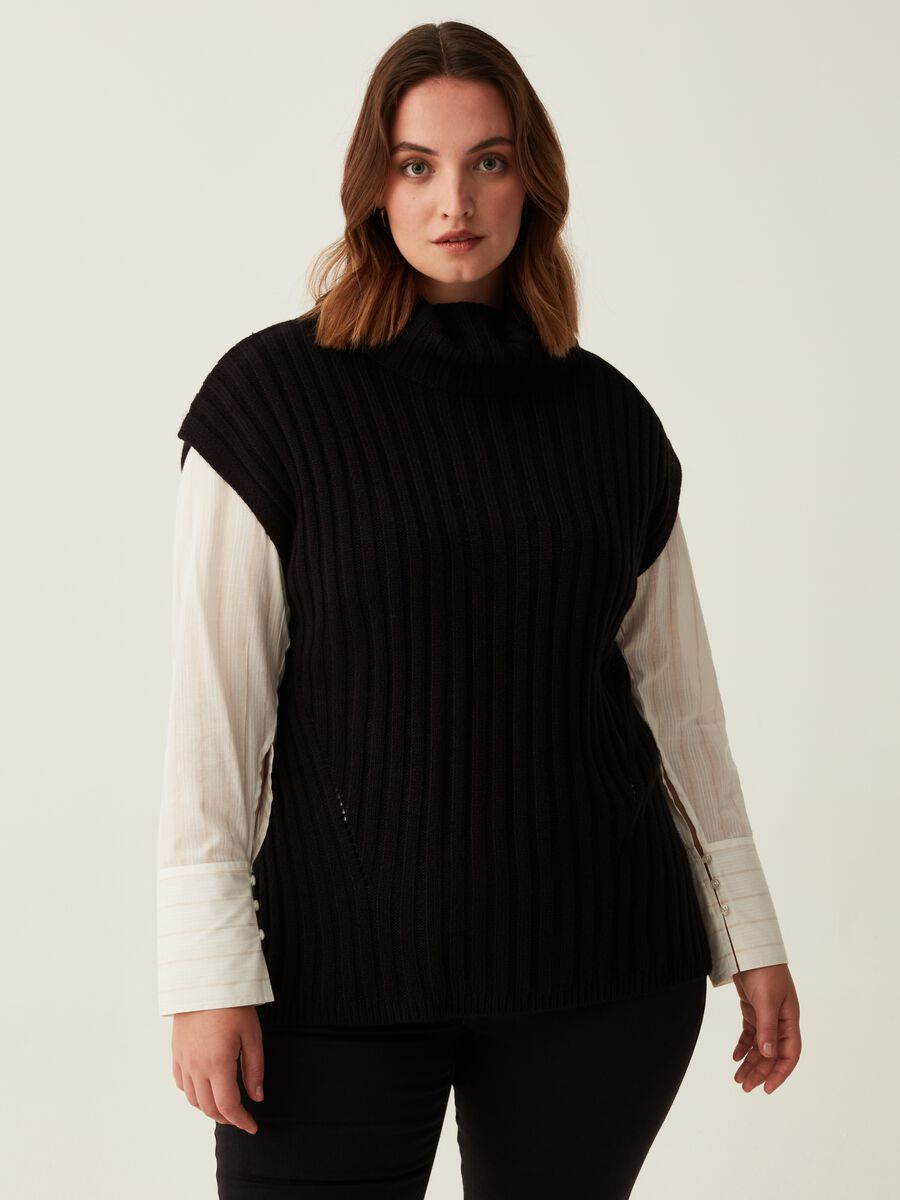 Gilet chiuso a coste con collo alto Curvy_0