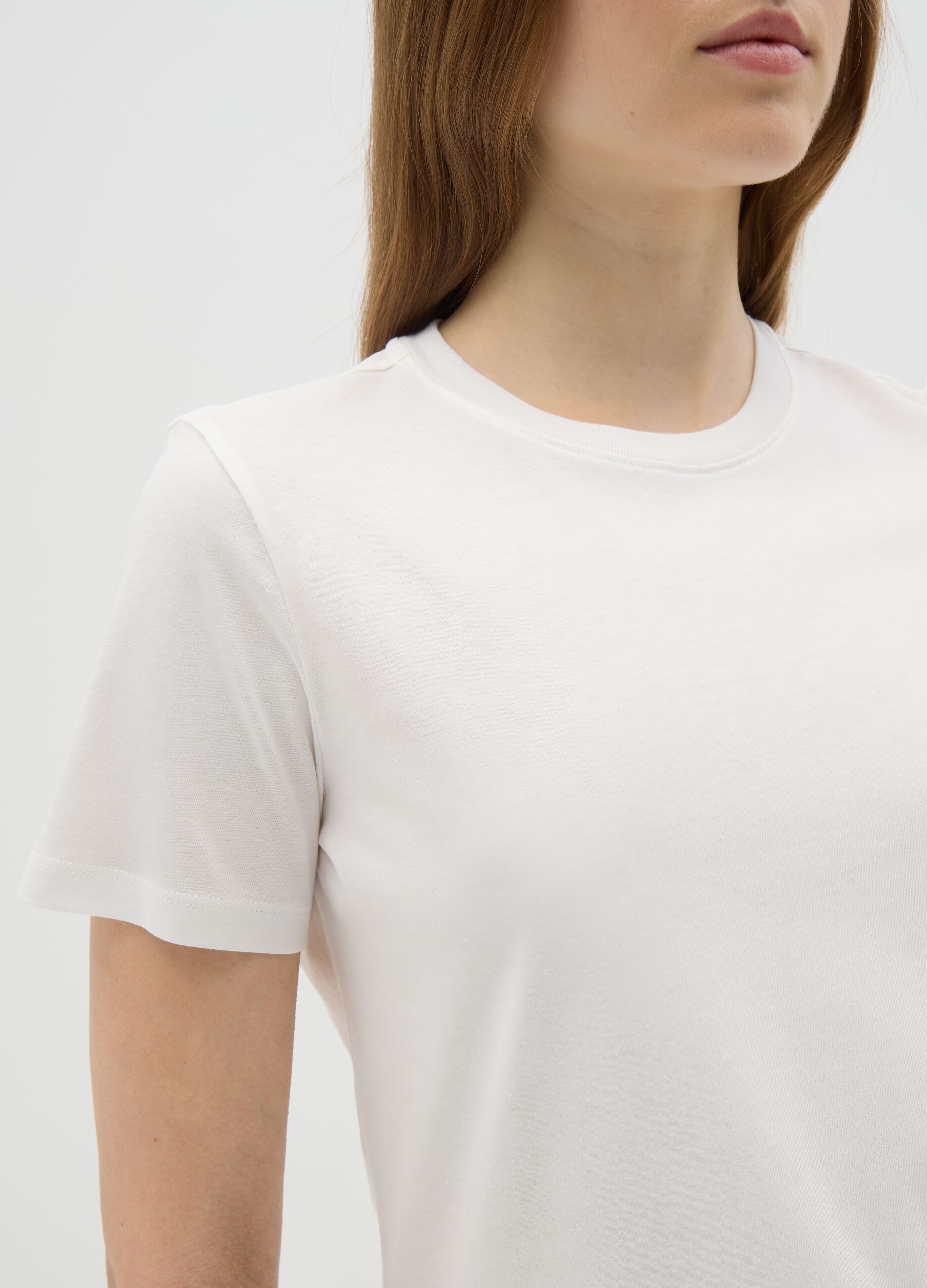 Women’s T-shirt in white 100% cotton with regular fit