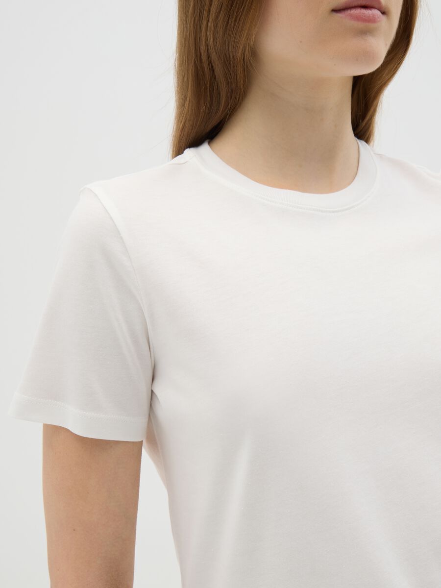 Women’s T-shirt in white 100% cotton with regular fit_2
