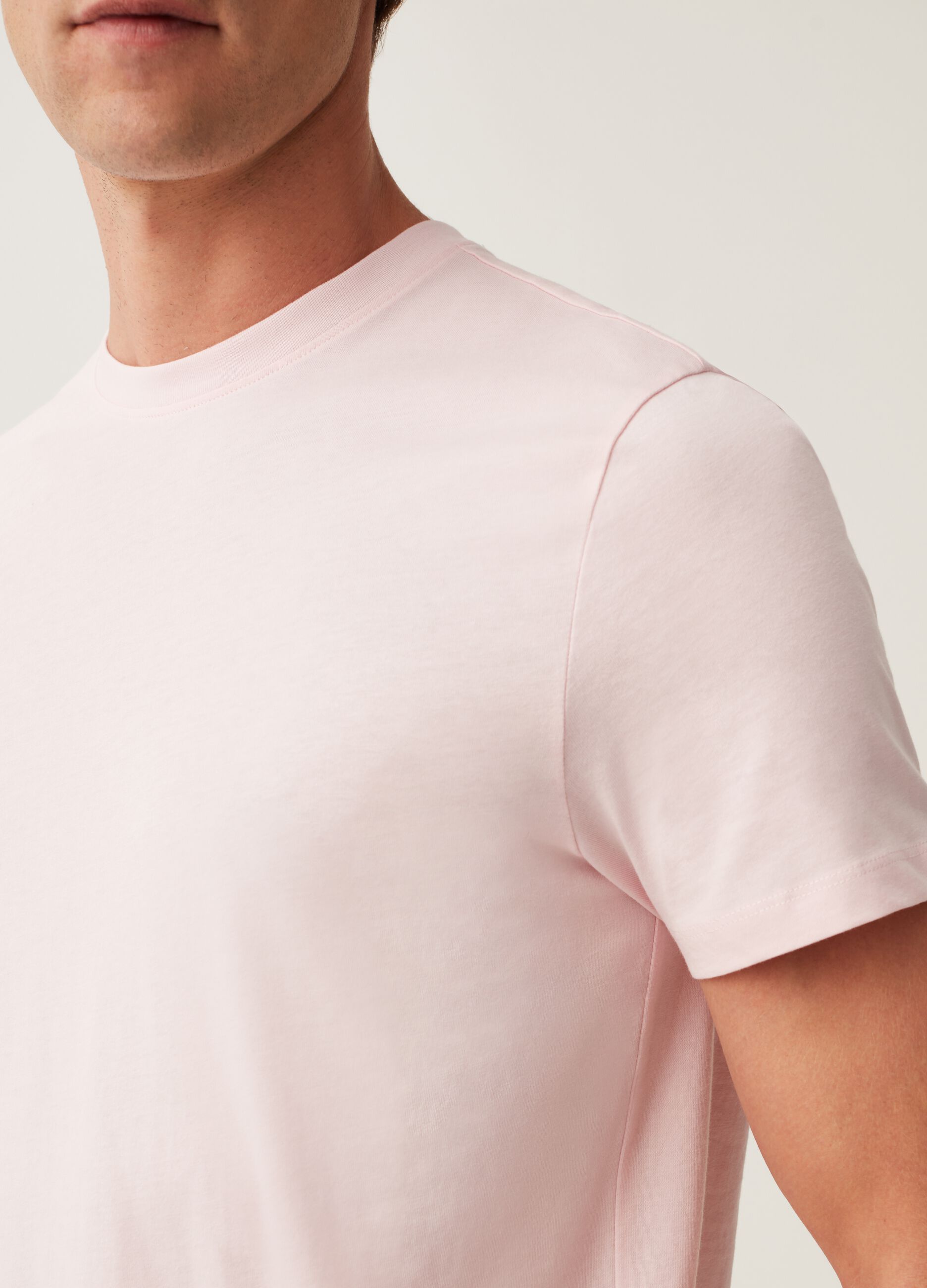 T-shirt girocollo in cotone_3
