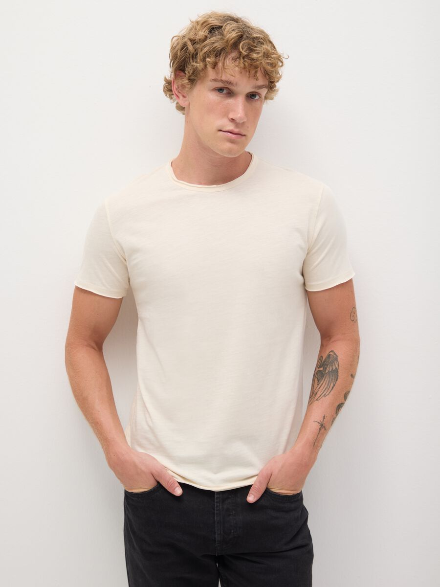 Men's beige pure cotton regular fit t-shirt_0