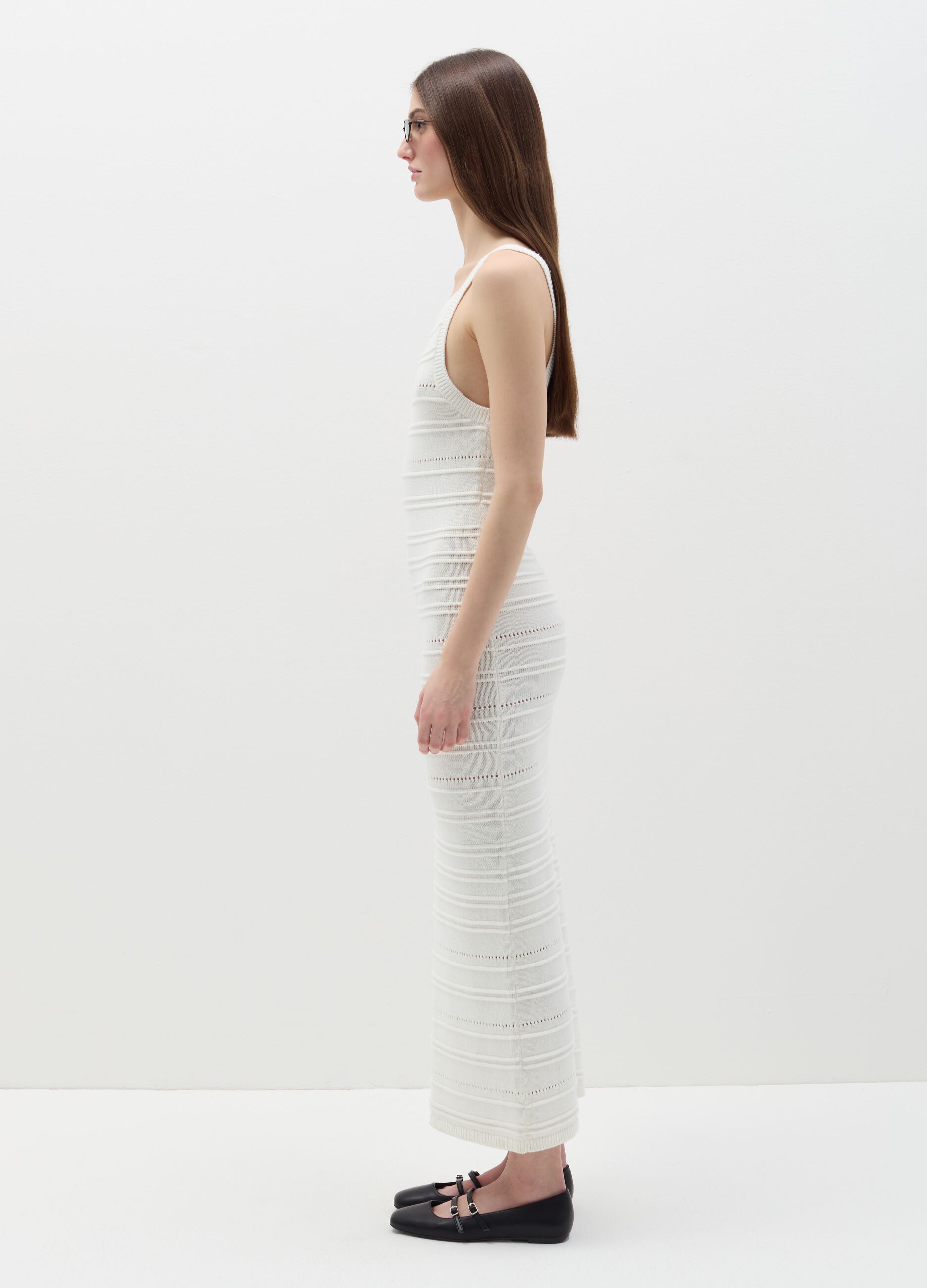 Long sleeveless crochet dress