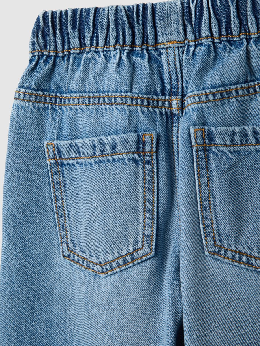 Jeans in puro cotone azzurri a gamba larga per bambina_3