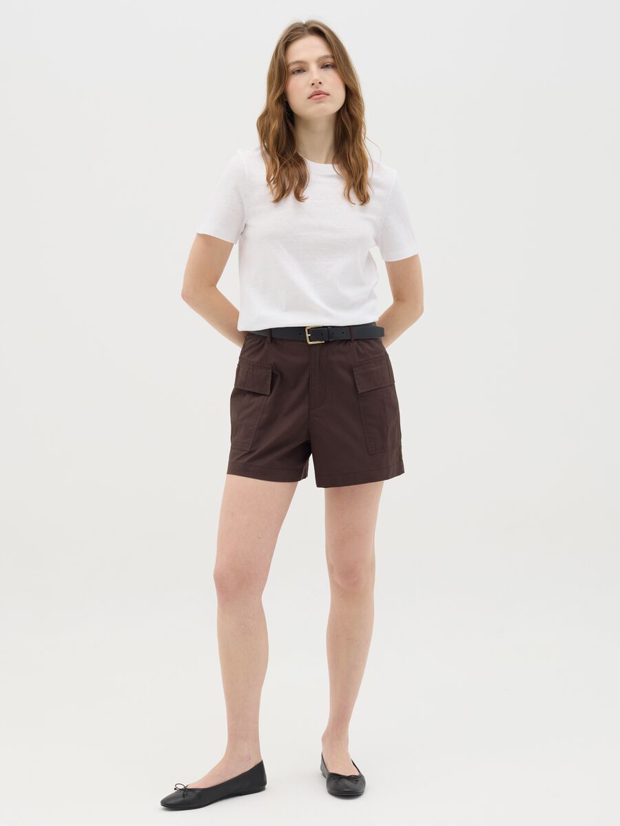 Women's brown regular fit stretch cotton shorts with applied pockets_0