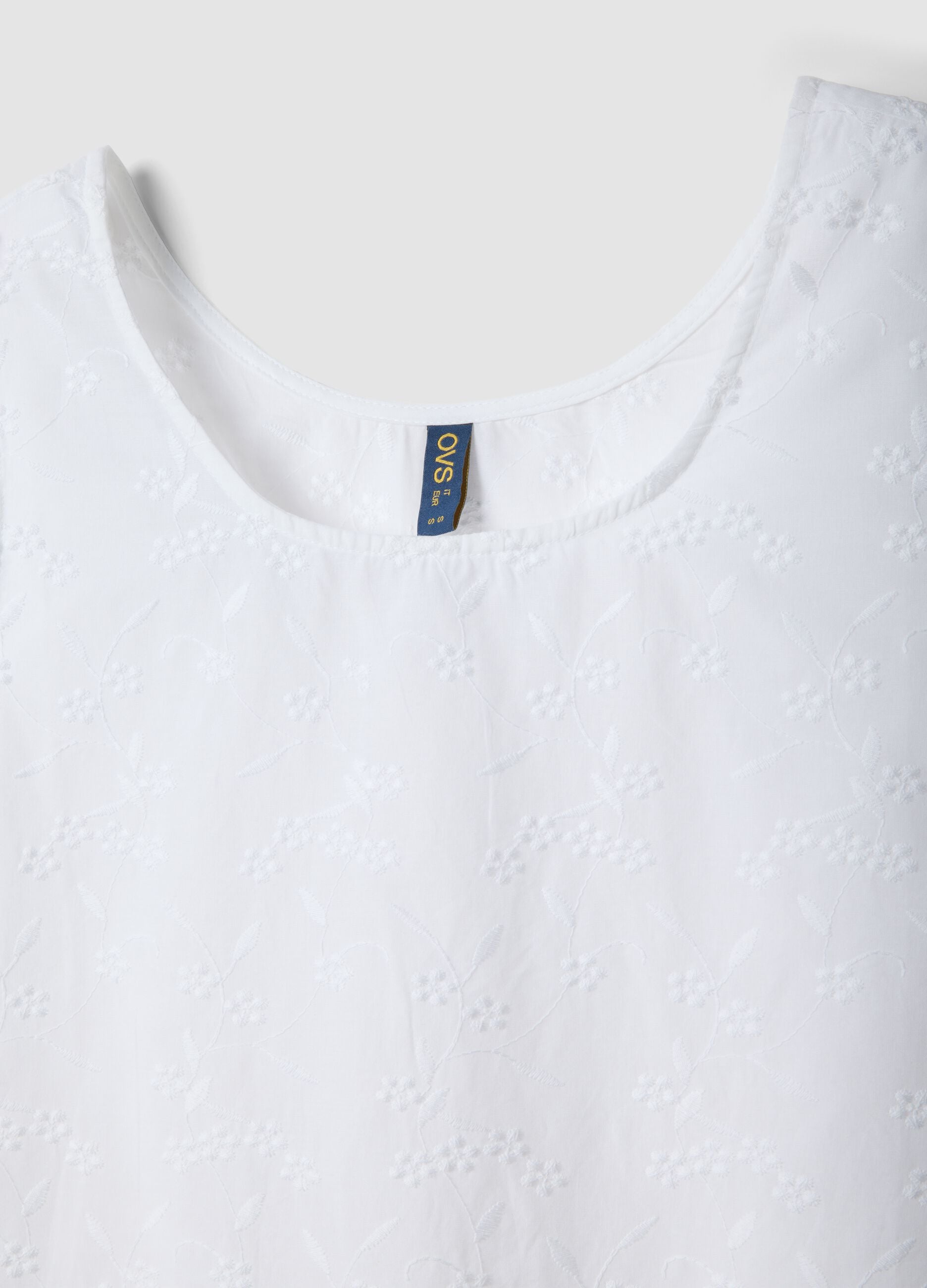 White sleeveless pure cotton nightdress with floral embroidery