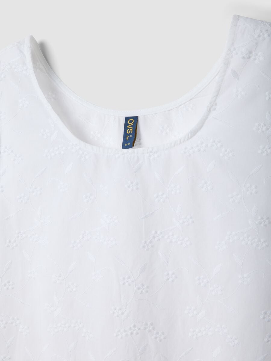 Camicia da notte senza maniche in puro cotone bianca con ricami fiori_5