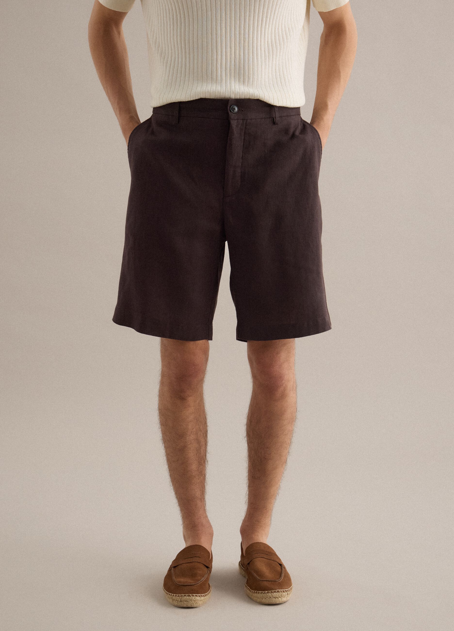 Brown pure linen Bermuda shorts with regular fit