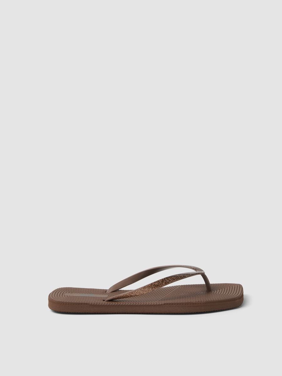 Brown flip-flops with glitter straps_0