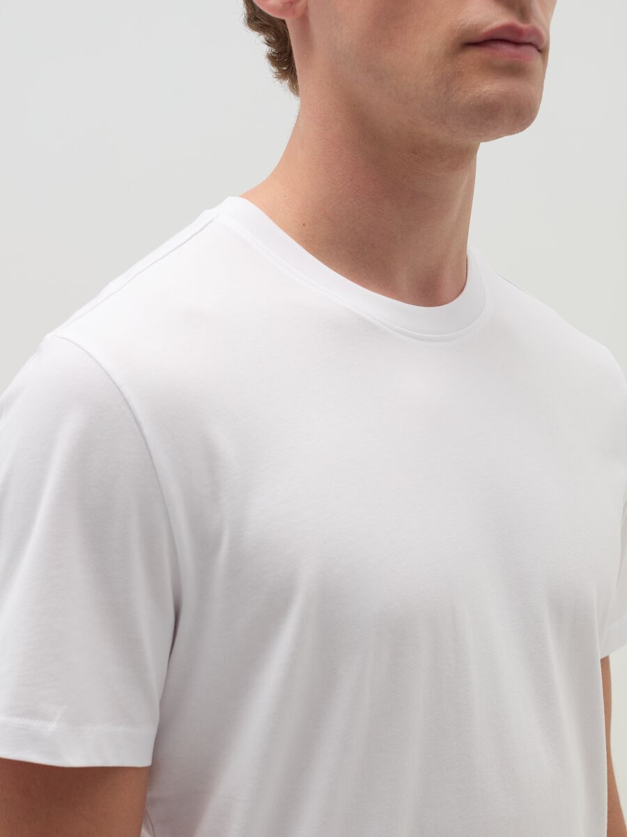 Cotton T-shirt with round neck_3