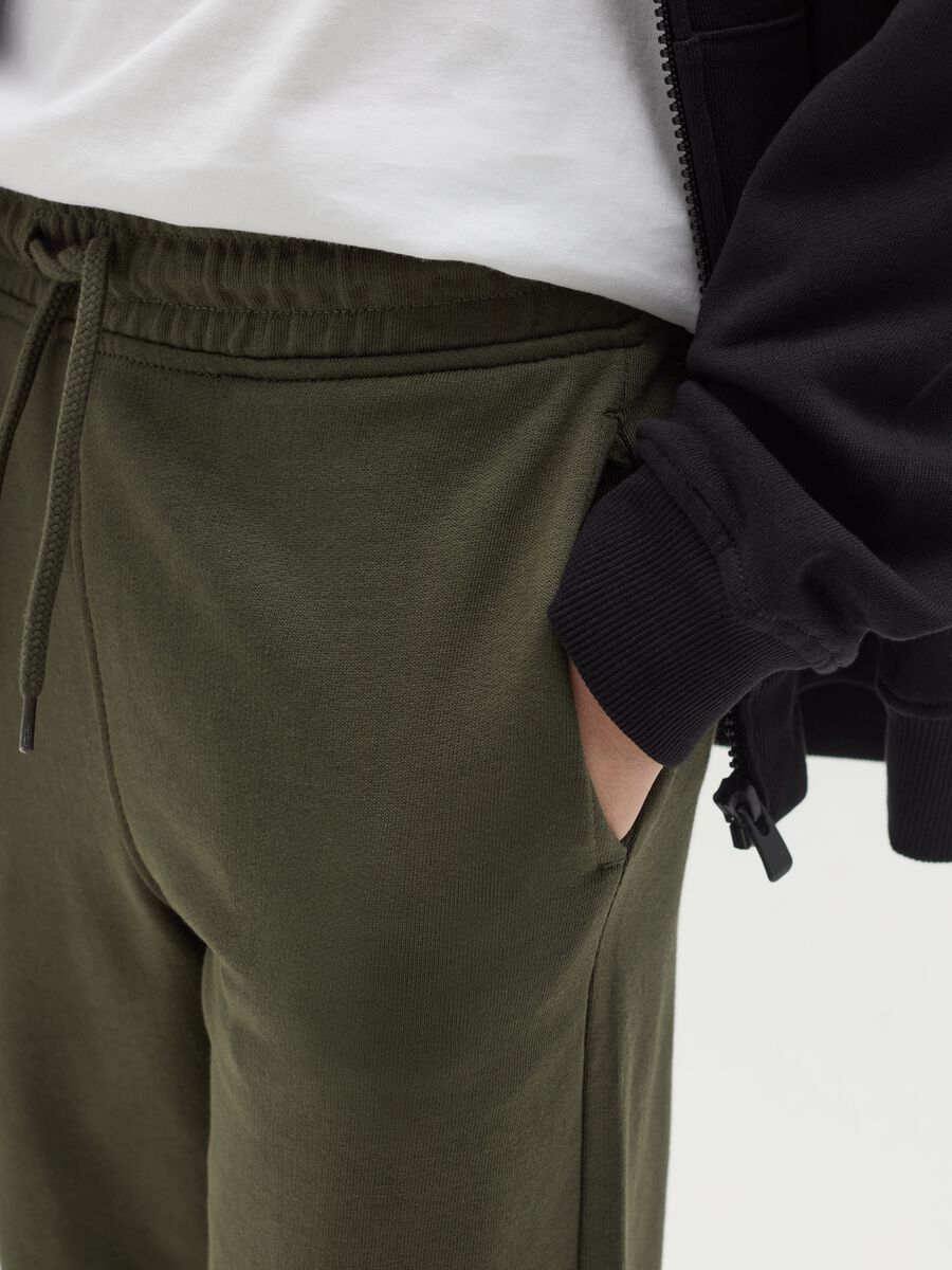 Slim-fit joggers with drawstring_3