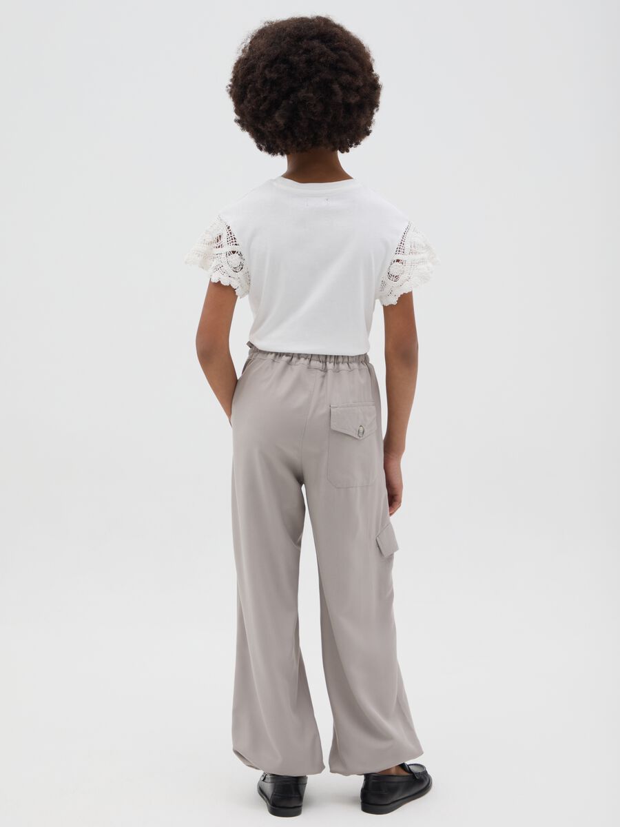 Girls' beige viscose blend regular fit jogger trousers with cargo pockets_2