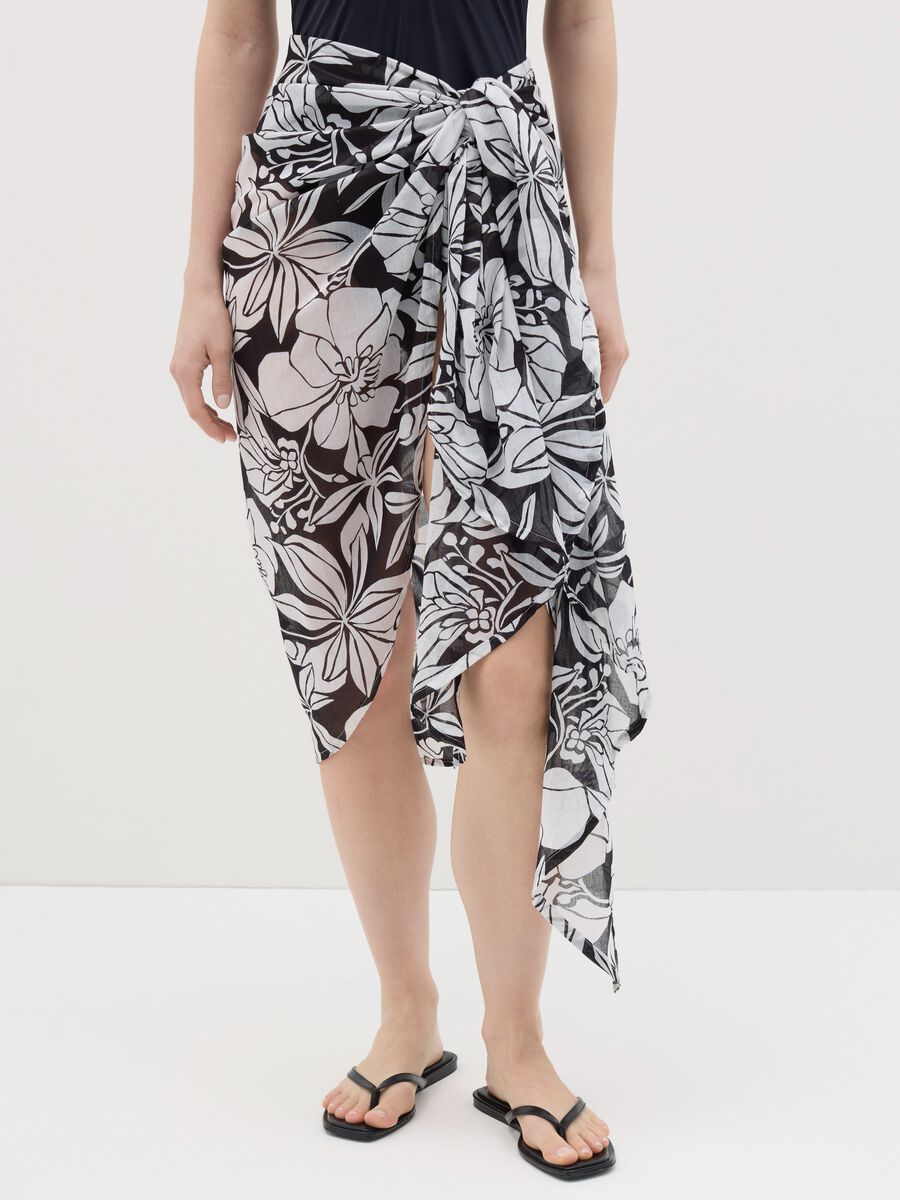 Women's multicoloured long sarong with floral pattern_1