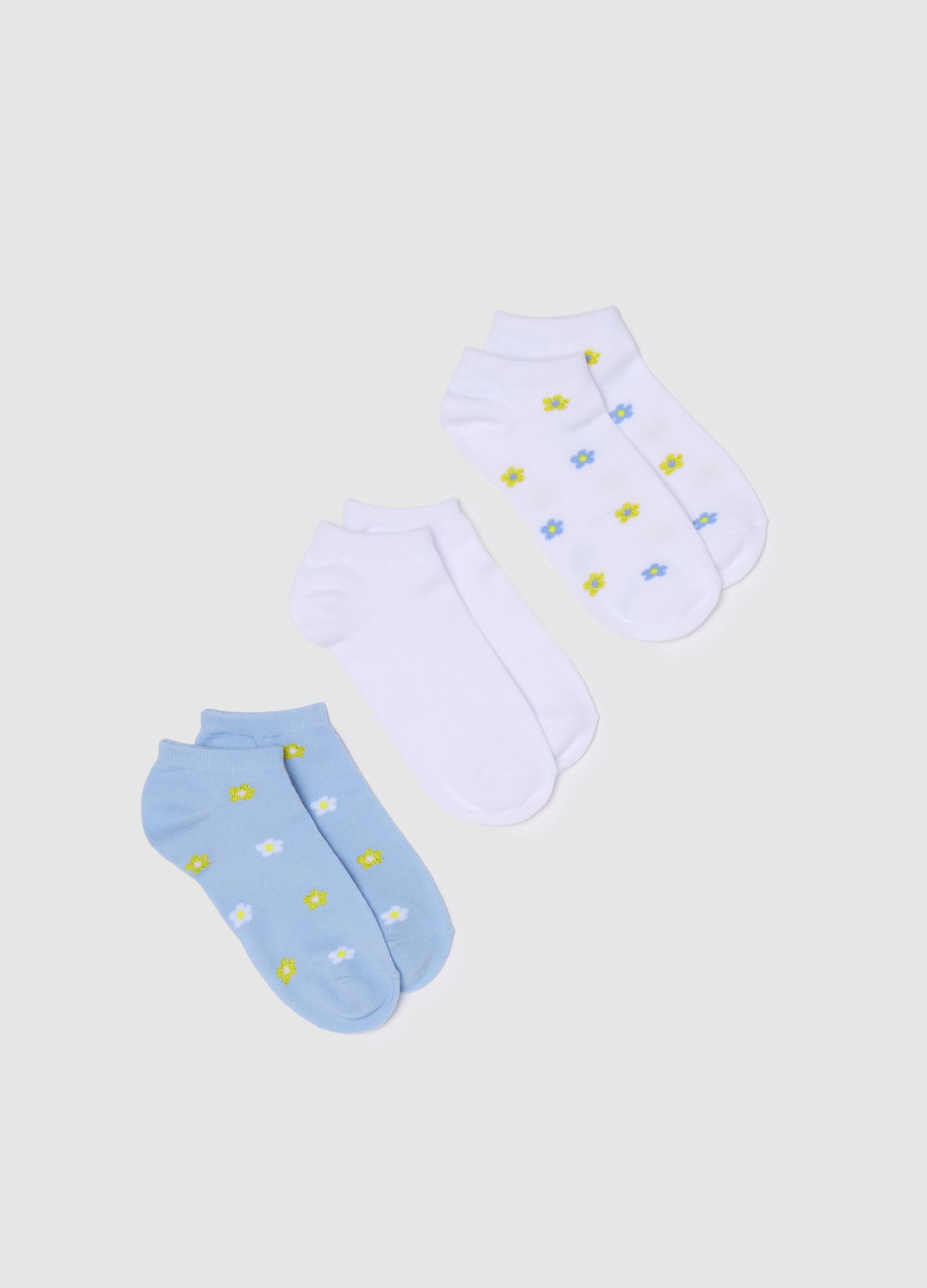 Three-pair pack short socks with small flowers