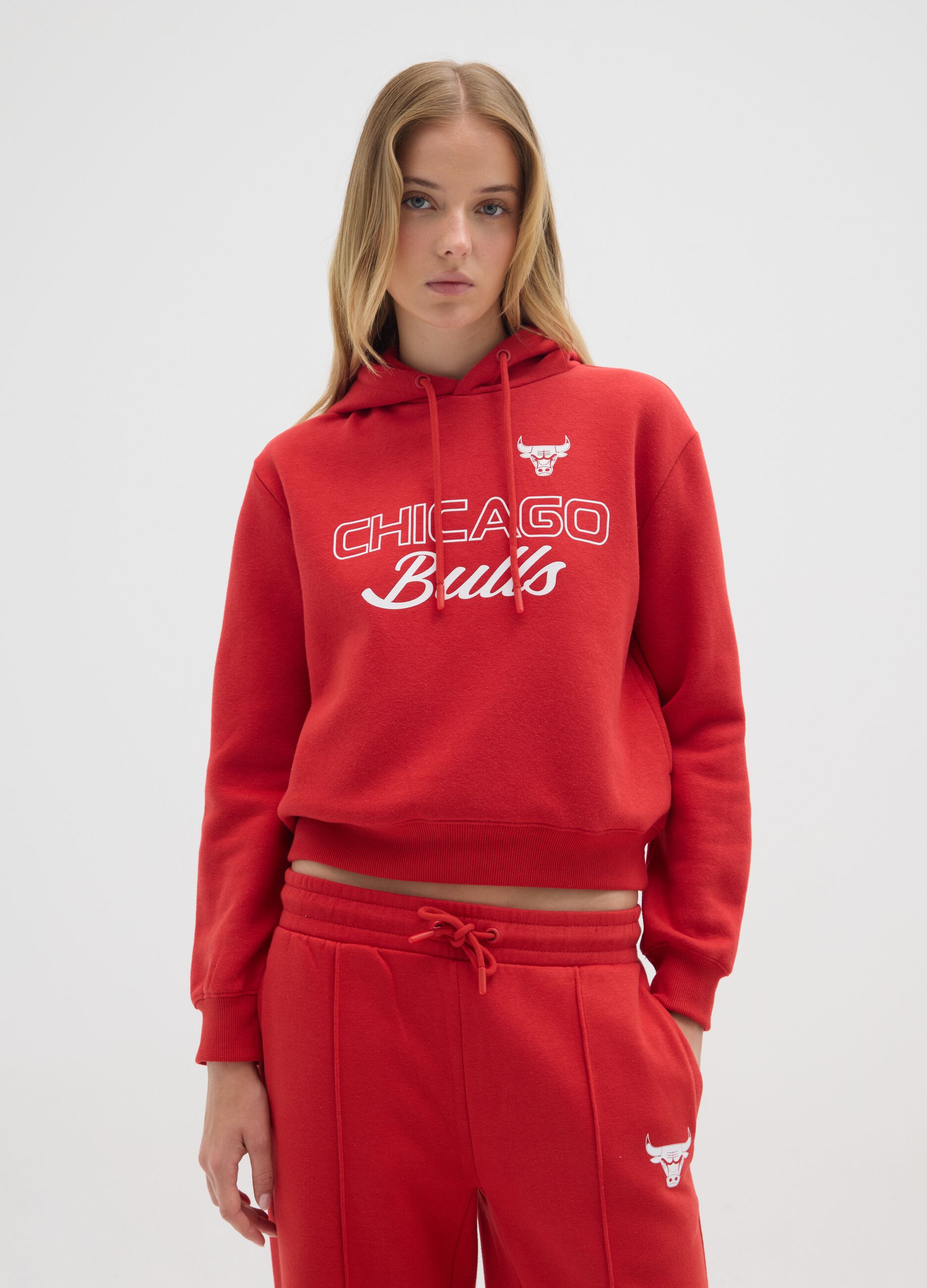 Red oversized cotton blend sweatshirt with Chicago Bulls print