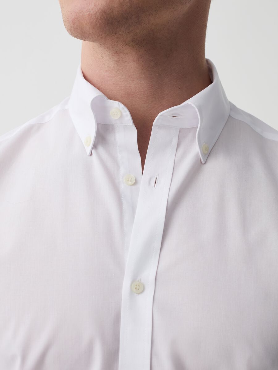 Slim-fit shirt with button-down collar_1