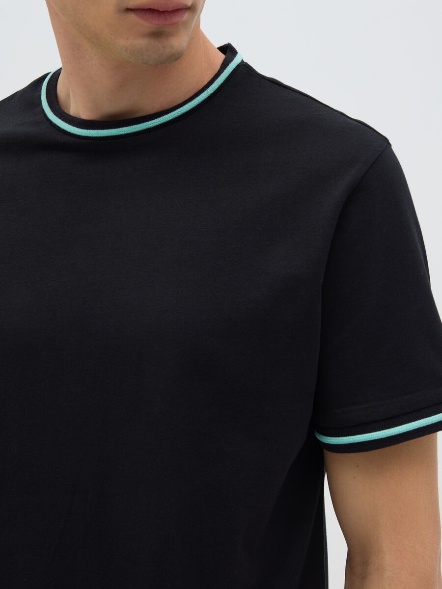 Men's black pure cotton regular fit t-shirt_2