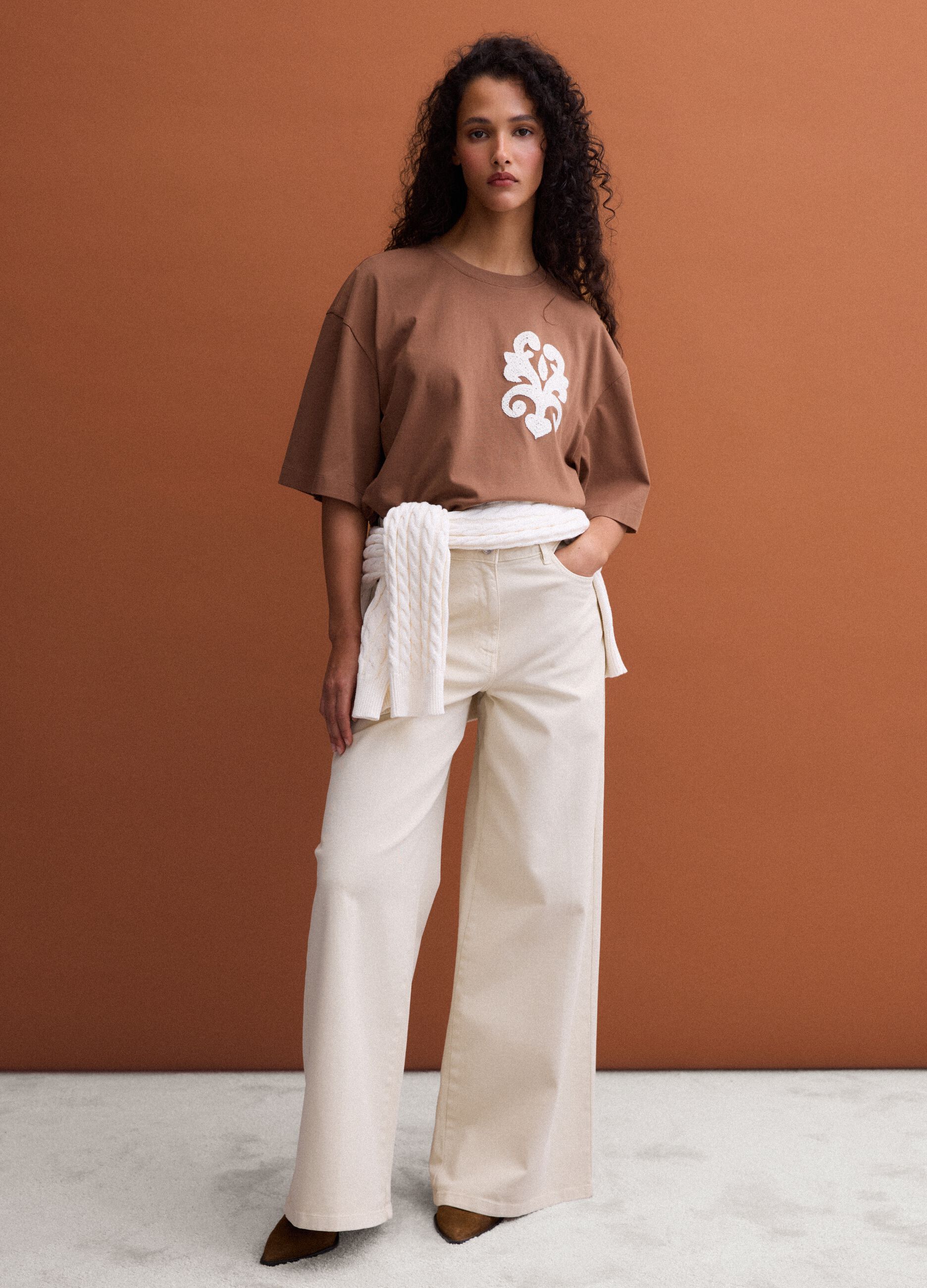 Brown pure cotton T-shirt with embroidery, regular fit
