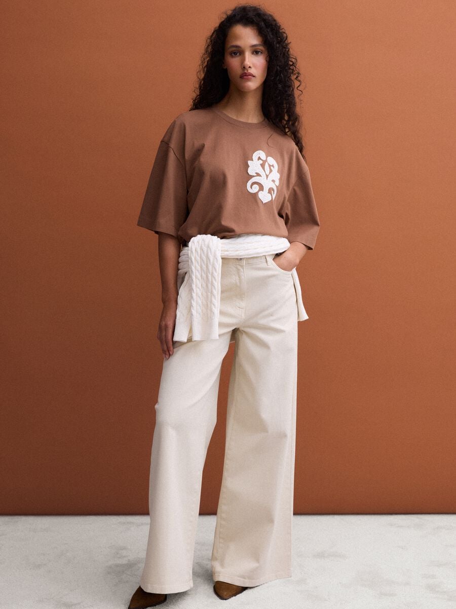 Brown pure cotton T-shirt with embroidery, regular fit_2