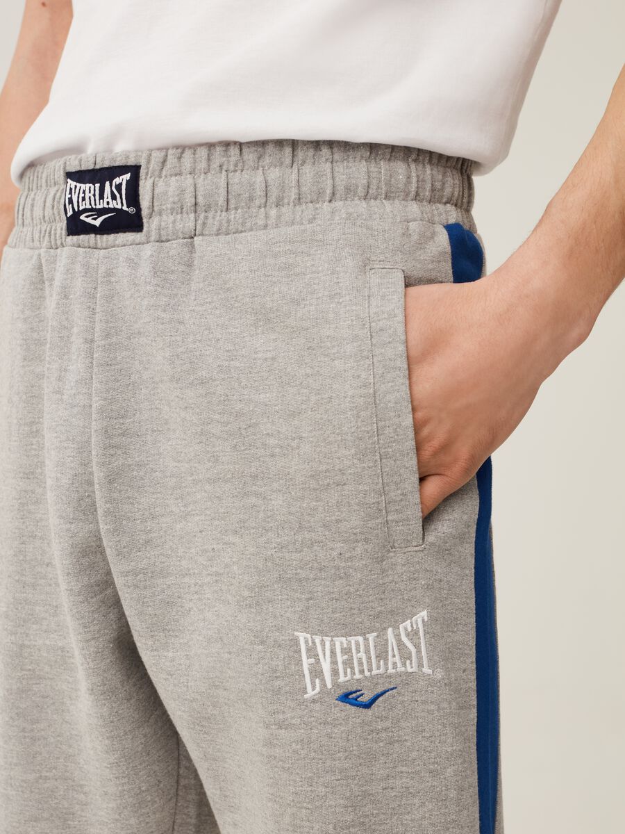 Plush joggers with Everlast embroidery_3