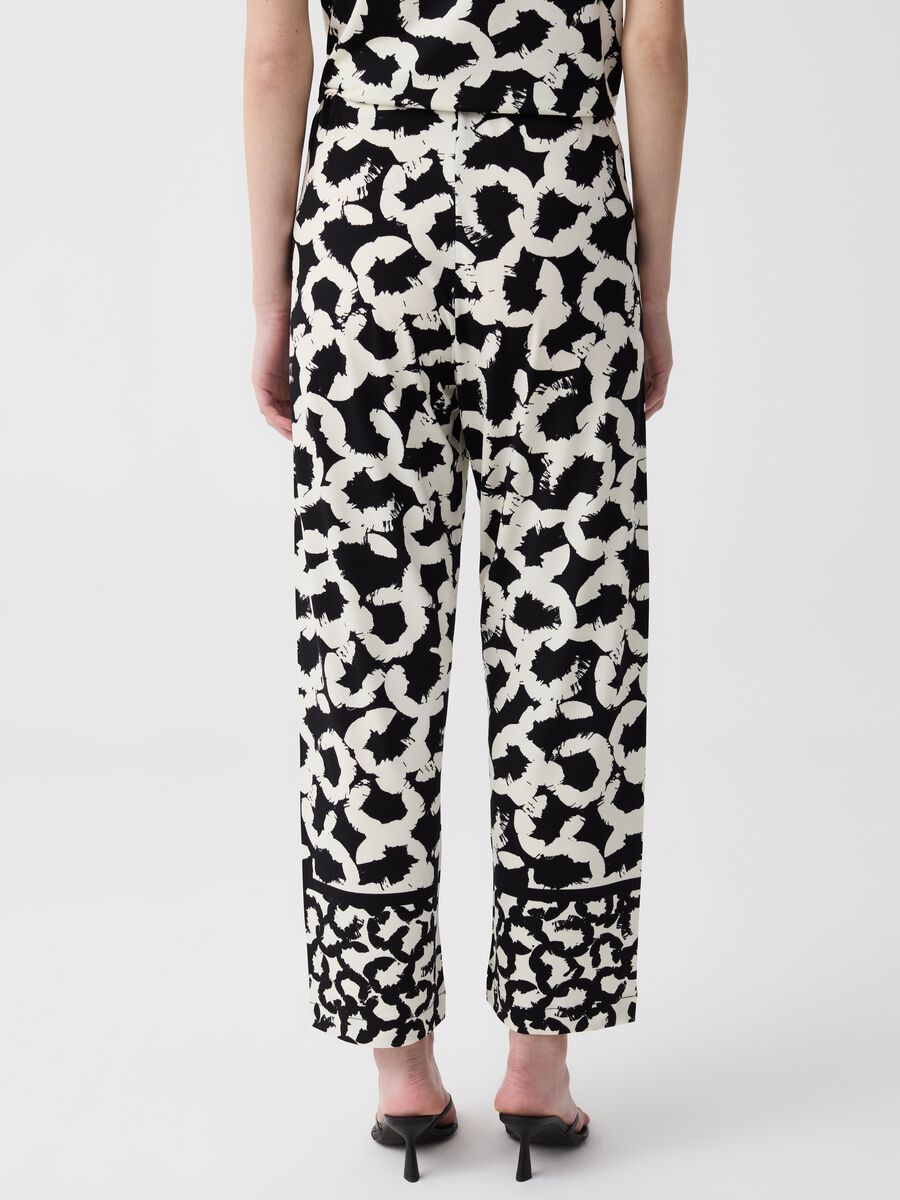 Trousers with ethnic print_2