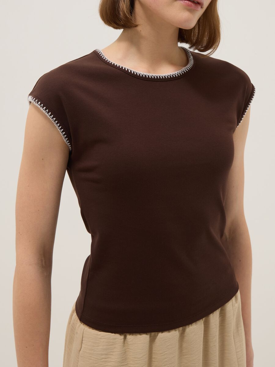 Brown stretch cotton regular fit t-shirt with stitching_3
