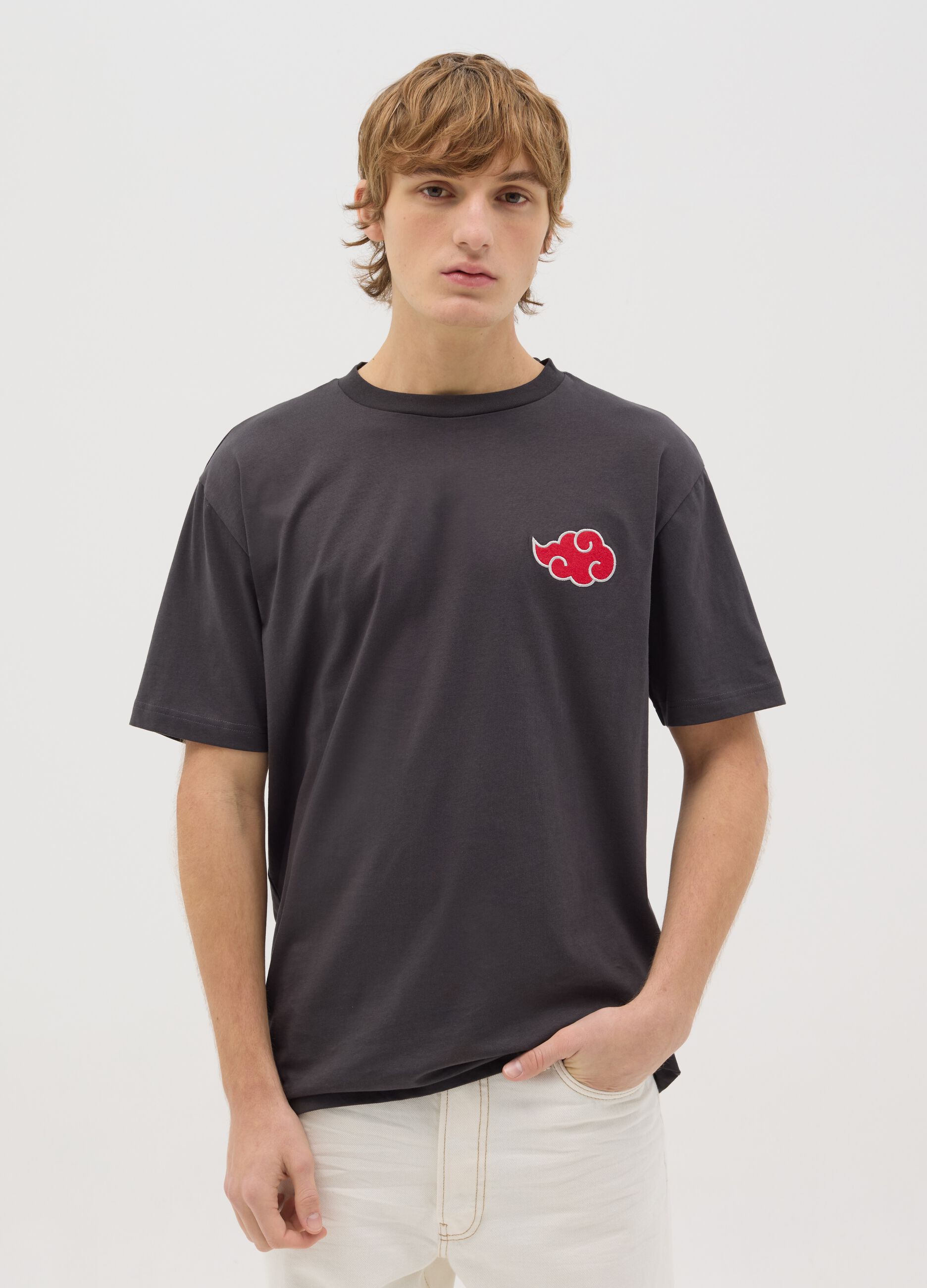 Black T-shirt with Itachi Uchiha print