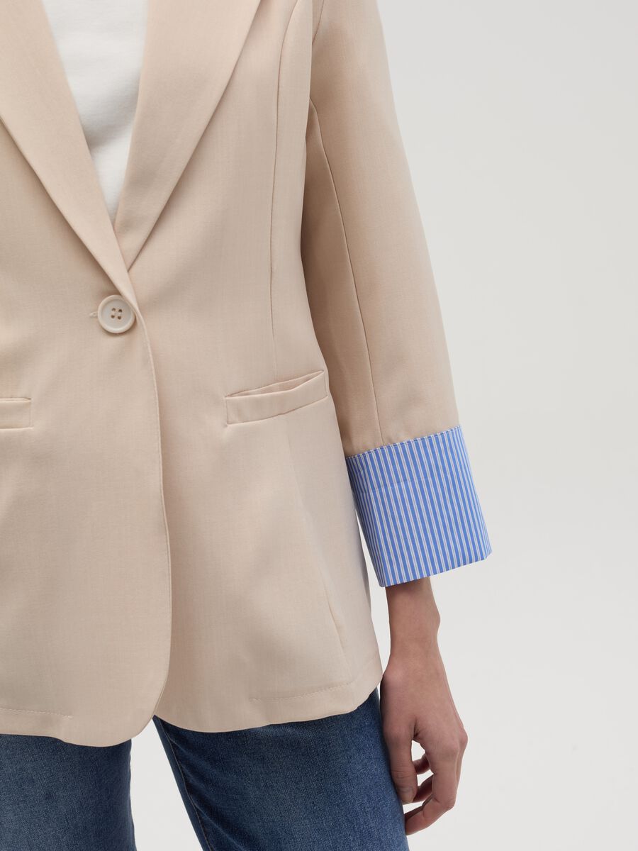 Single-breasted blazer with contrasting detail_2