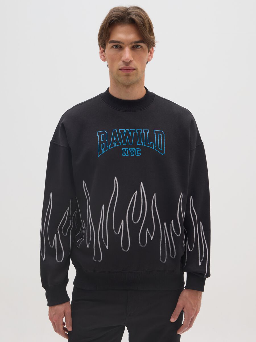 Black cotton blend sweatshirt with print and crew neck_0