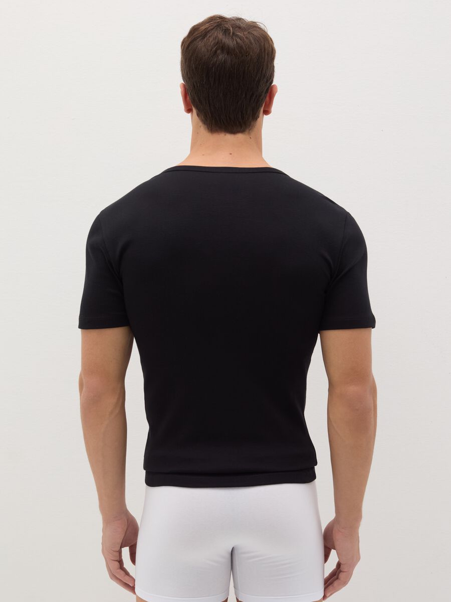 Two-pack undershirts with V neck_2