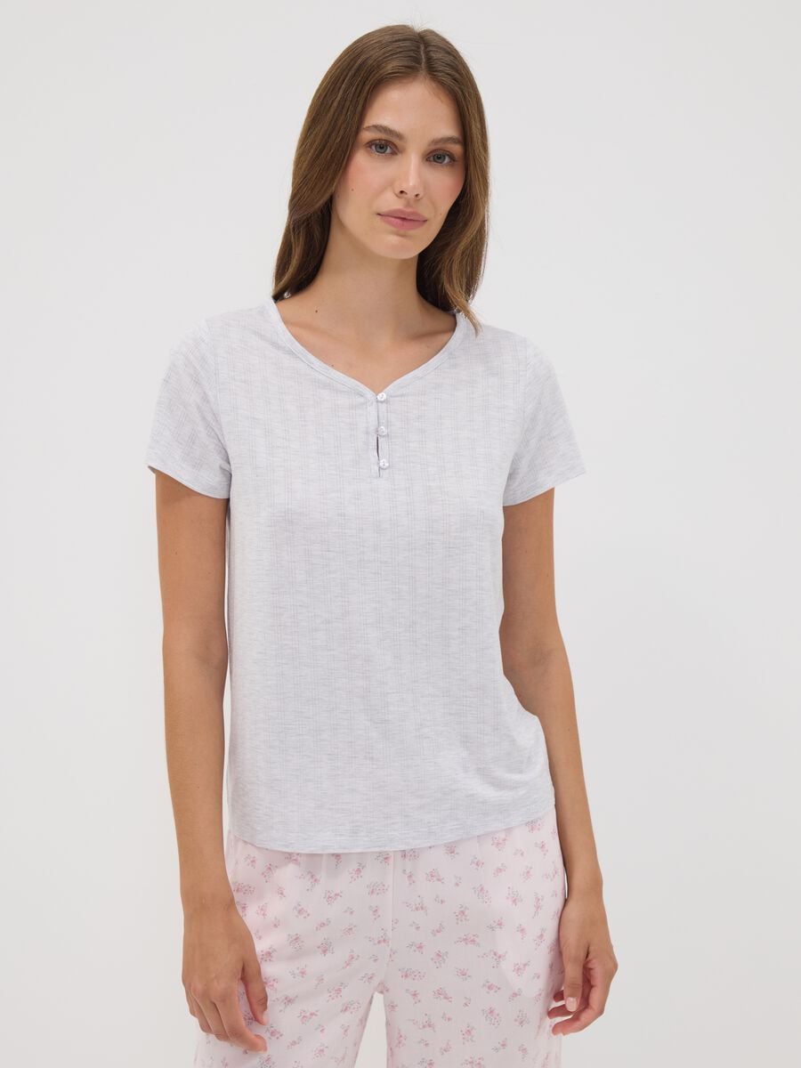 T-shirt pigiama grigia in viscosa elasticizzata con scollo a V_1