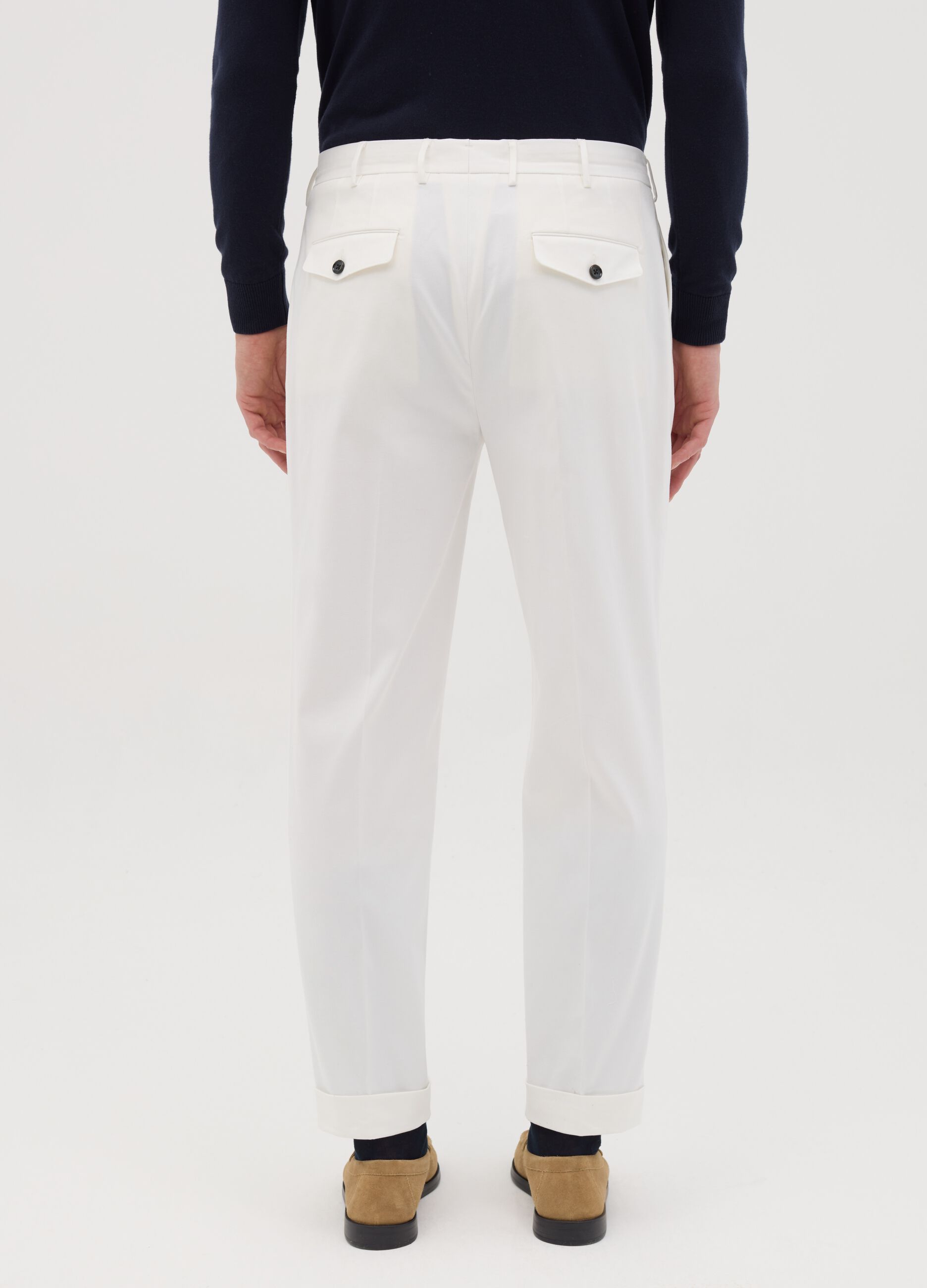 Men’s trousers in white stretch cotton with carrot fit