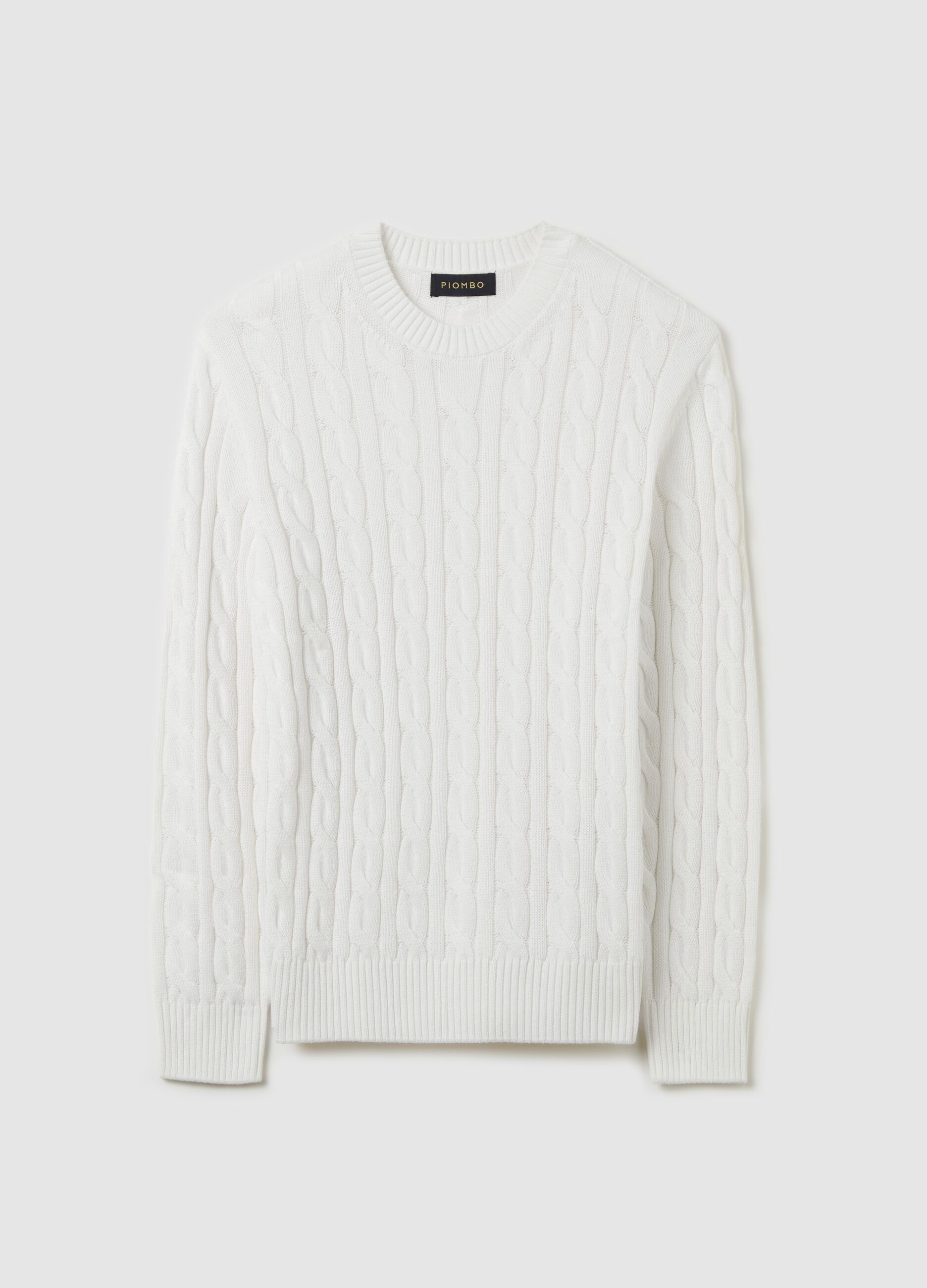 Pullover con lavorazione a treccia