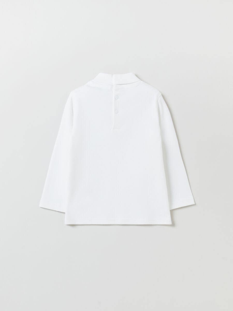 T-shirt a collo alto con stampa natalizia_1