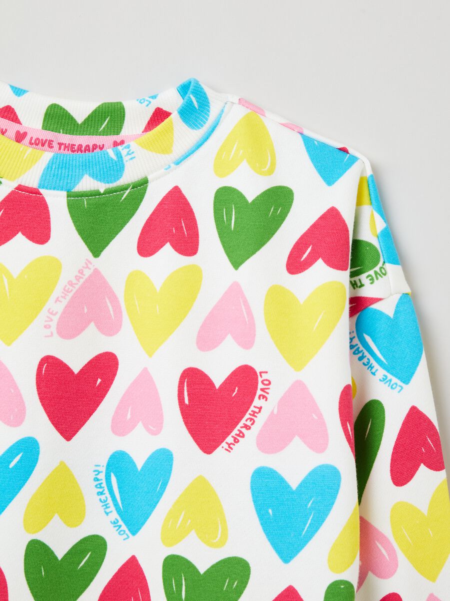 Felpa con stampa cuori multicolore_2