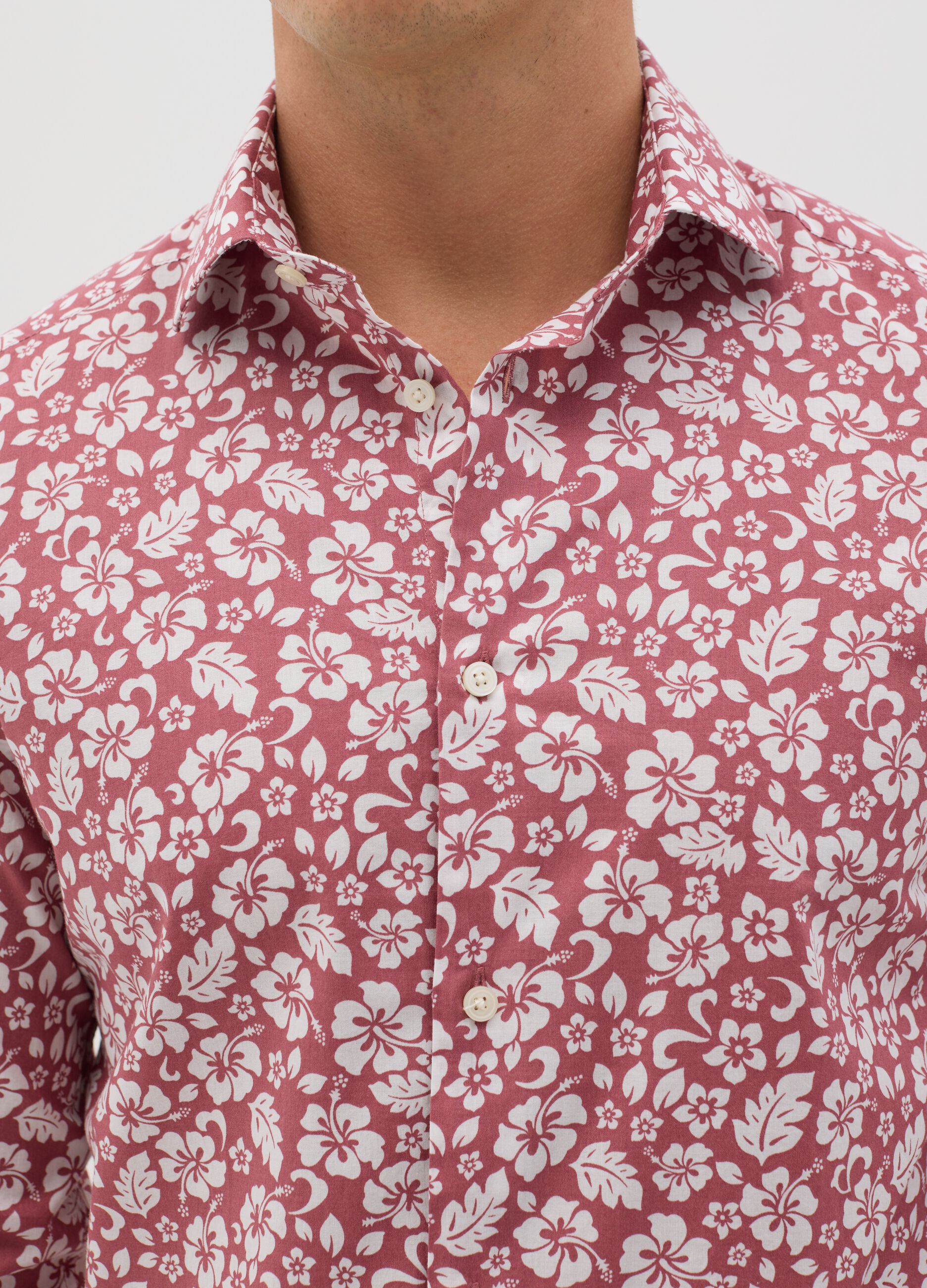 Slim-fit shirt with floral pattern in cotton