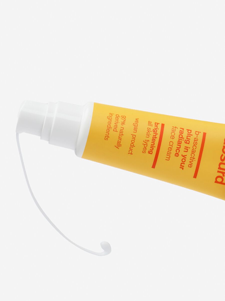 Crema viso illuminante Plug in your Radiance_3