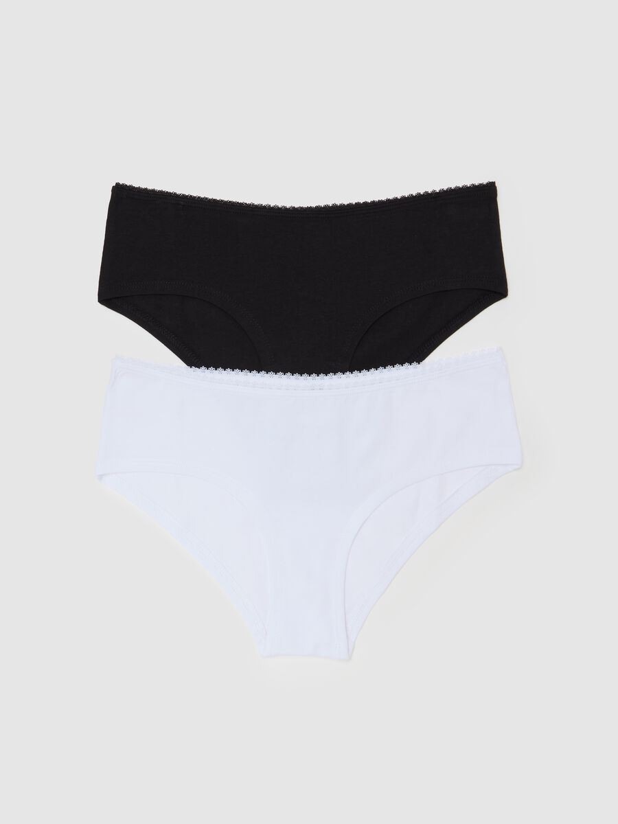 Two-pack knicker shorts with lace trim_4