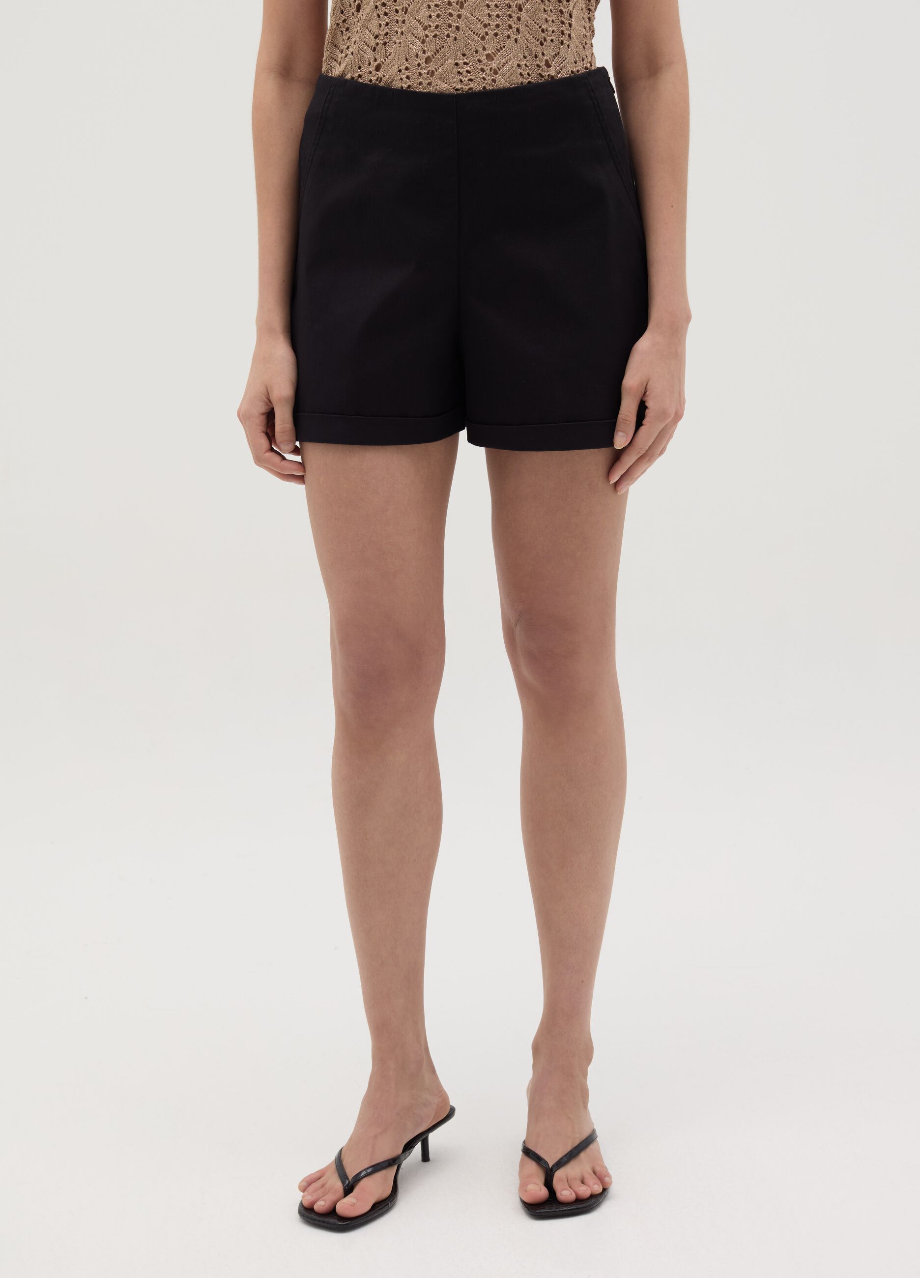 Tailored shorts with turn ups