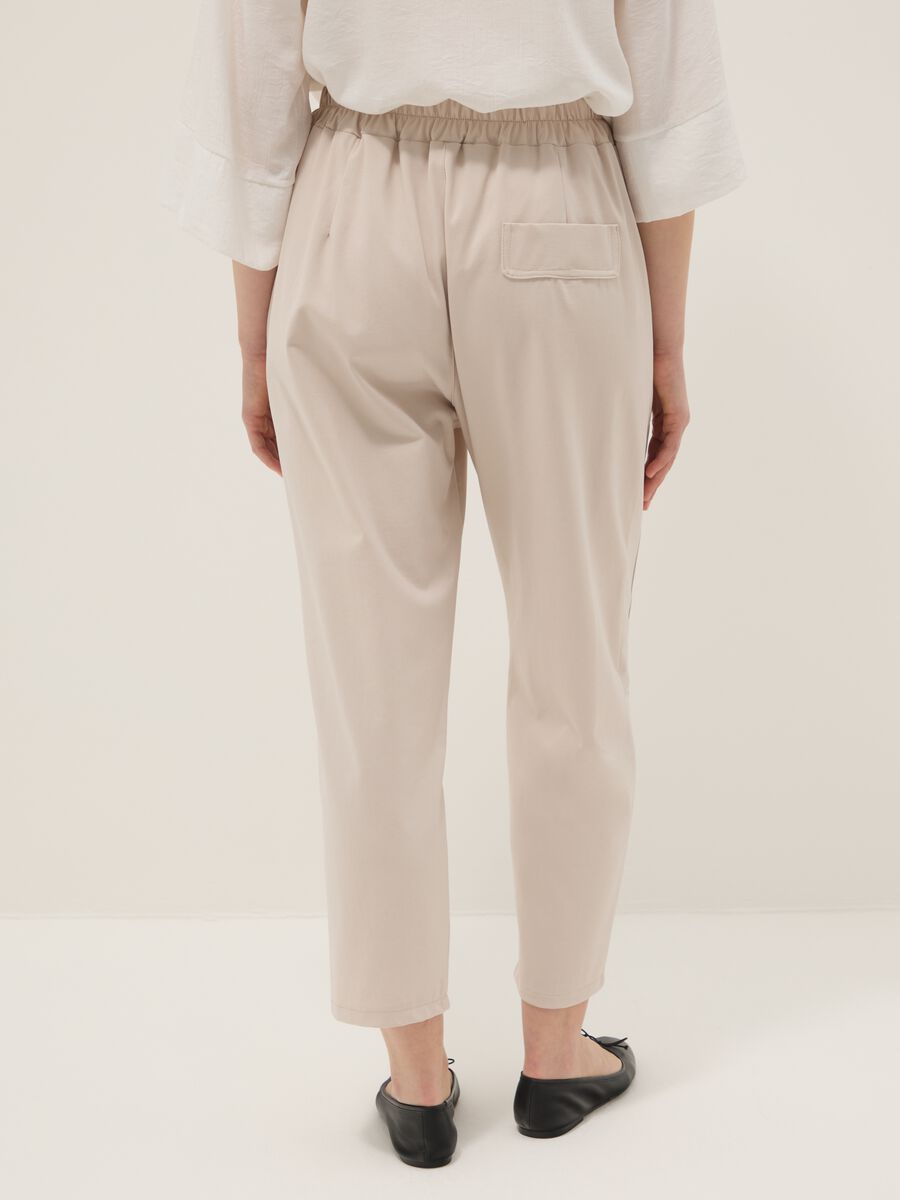 Beige regular-fit stretch cotton trousers with elasticated waist_3