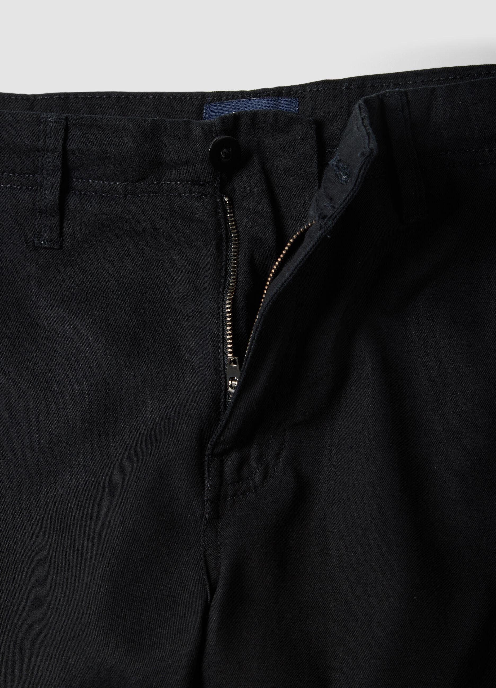 Black pure cotton regular-fit cargo shorts