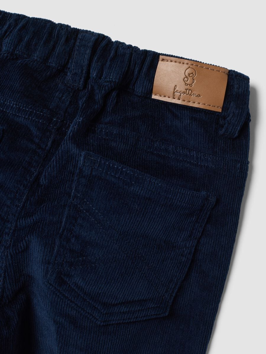 Pantaloni blu scuro in cotone elasticizzato a coste_3