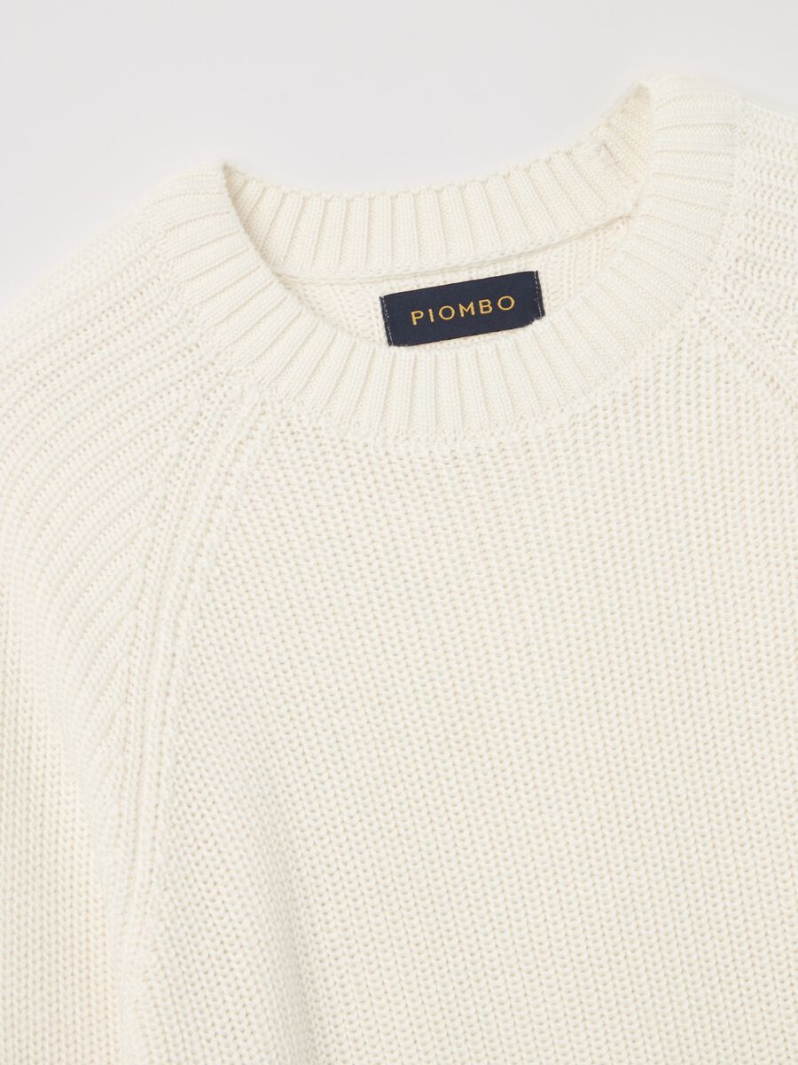 Knit pullover with raglan sleeves_5