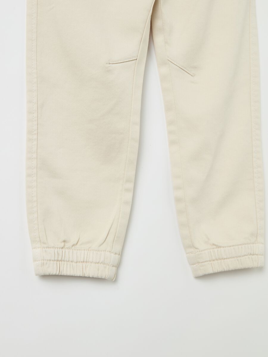 Joggers in cotone stretch con coulisse_2