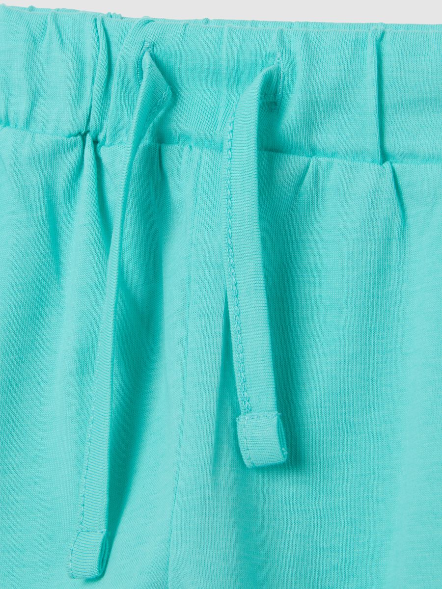 Girls' multicolour pure cotton shorts in regular fit_2