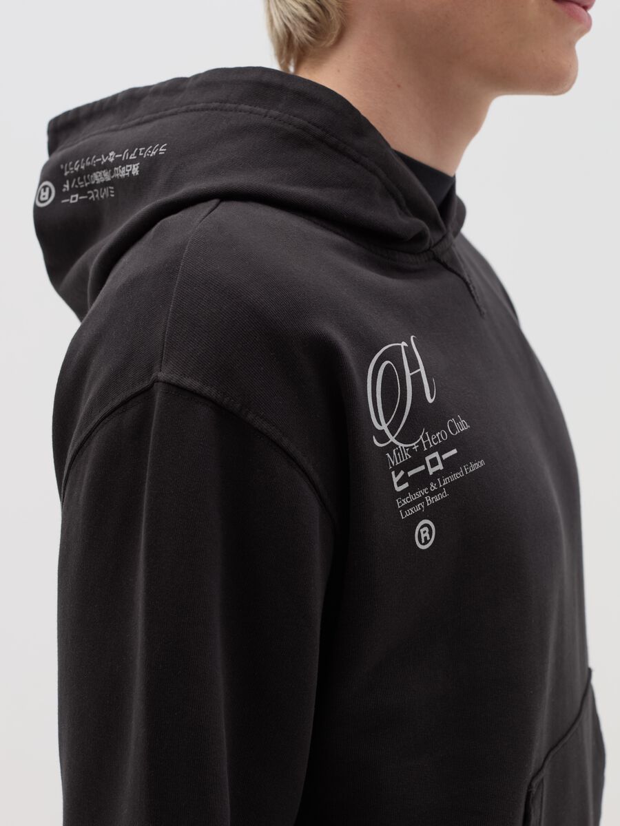 Hoodie with print_2