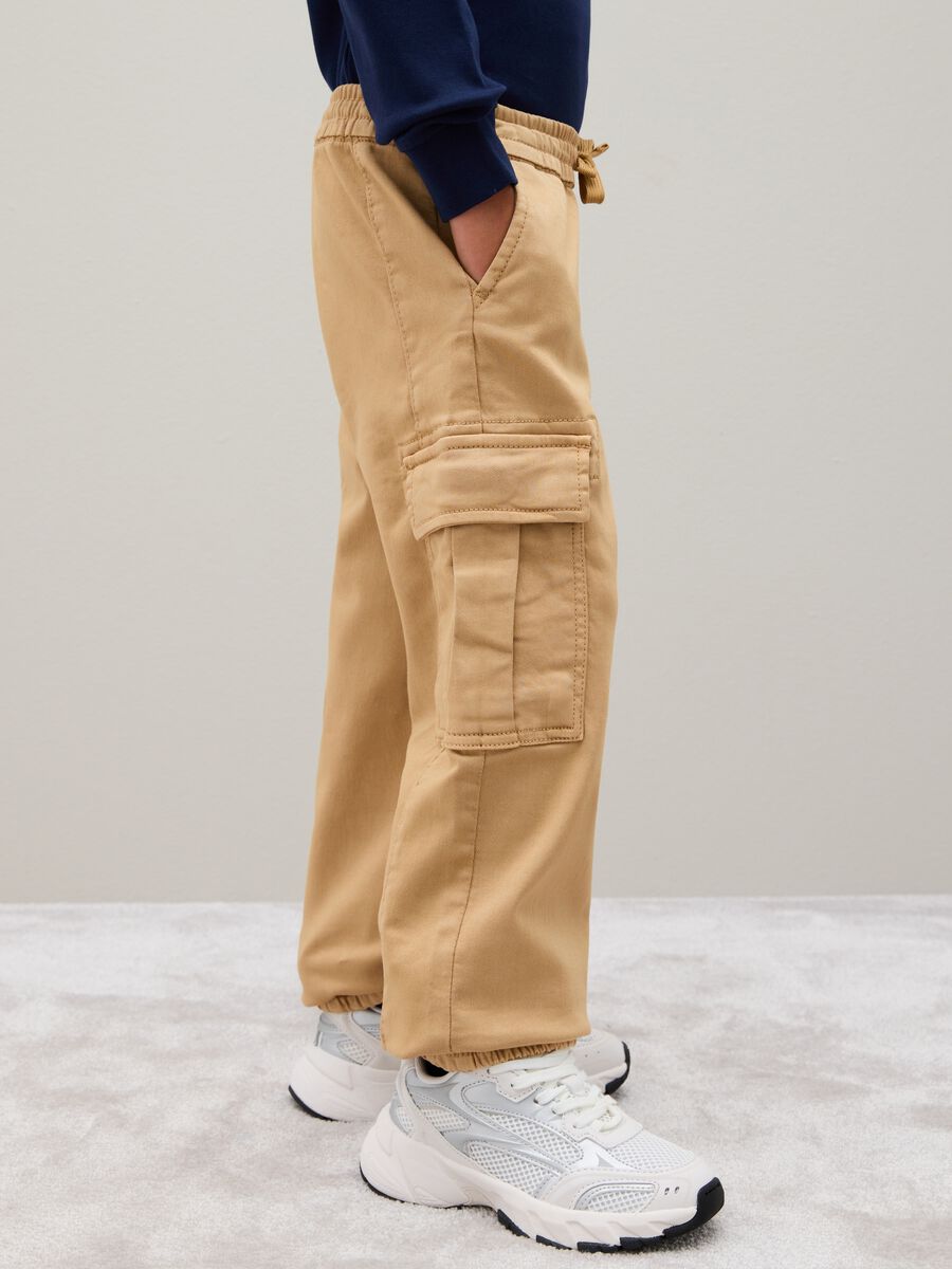 Pantaloni da bambino in cotone beige elasticizzato_2