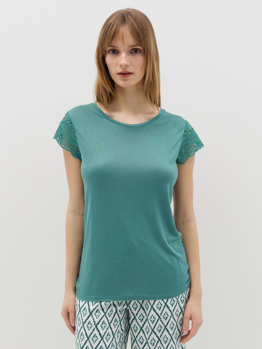 Pyjama top with broderie anglaise sleeves_0