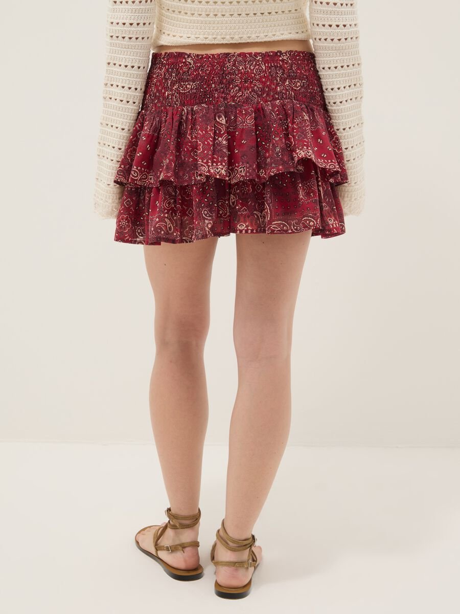 Minigonna in puro cotone rossa con balze e fantasia_2