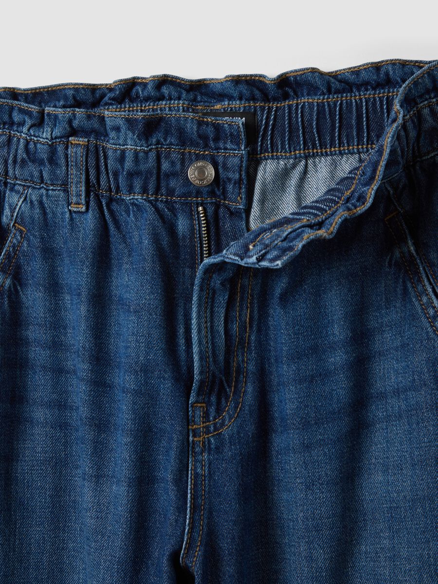 Jeans denim blu baggy fit in puro cotone con vita paper bag_5